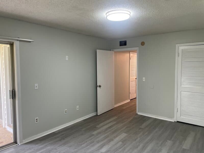 Columbia Condo: 1208 Bush River Rd