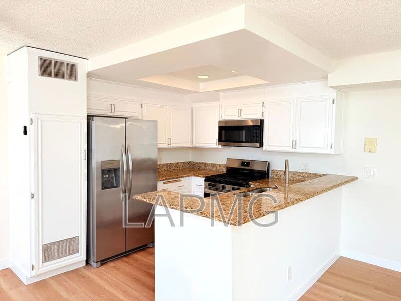 North Hollywood House: 5233 Cartwright Avenue