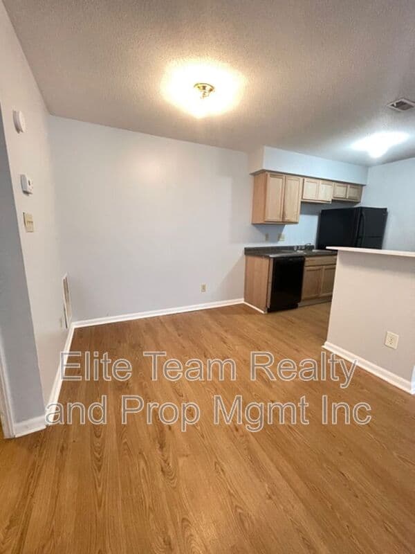 Charlotte Condo: 8623 Crows Nest Ln