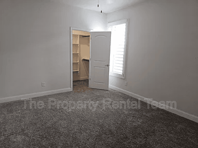 Midland House: 1520 Overshine Lane