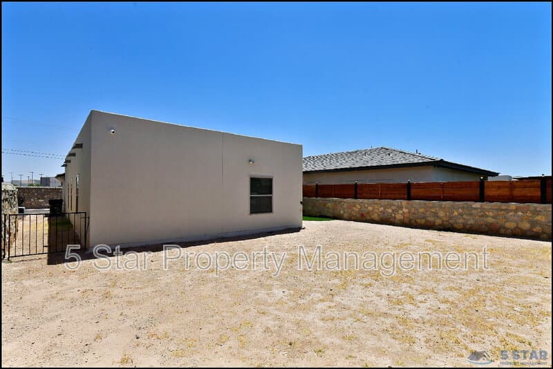 Horizon City House: 963 Aircoupe Way !!