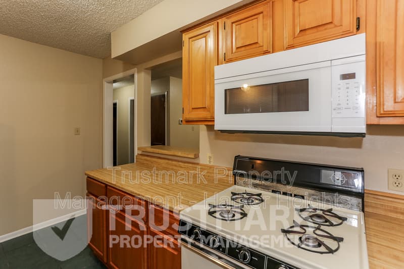Killeen House: 1120 Royal Crest Dr