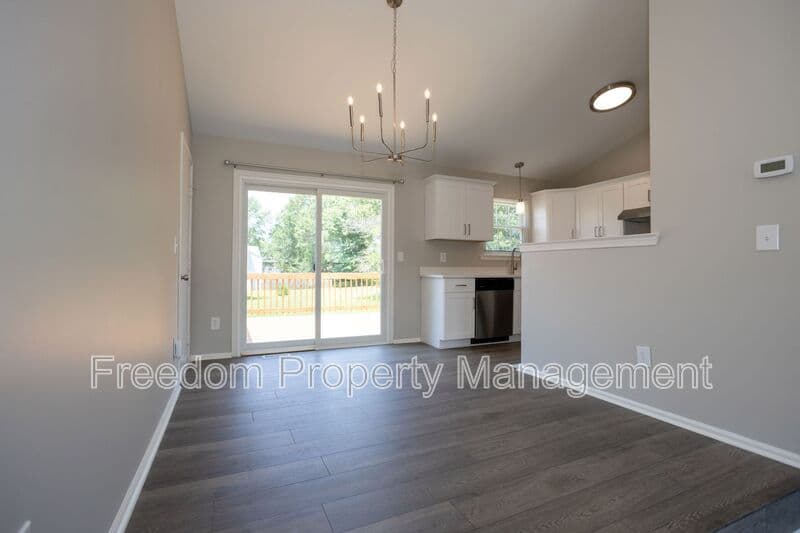 Manassas House: 10116 Wimbledon Ct