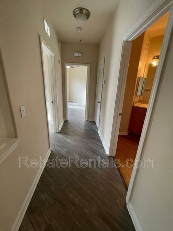 Jacksonville Condo: 8290 Gate Parkway W