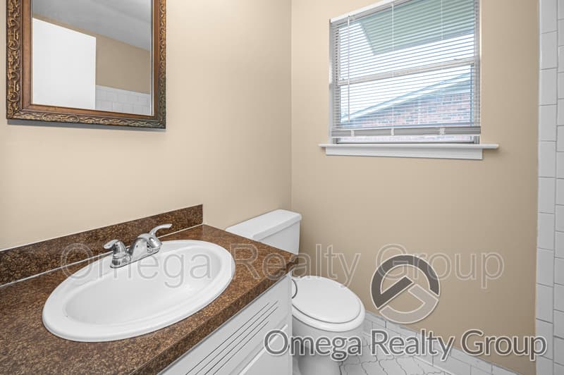 Montgomery House: 4078 Strathmore Dr