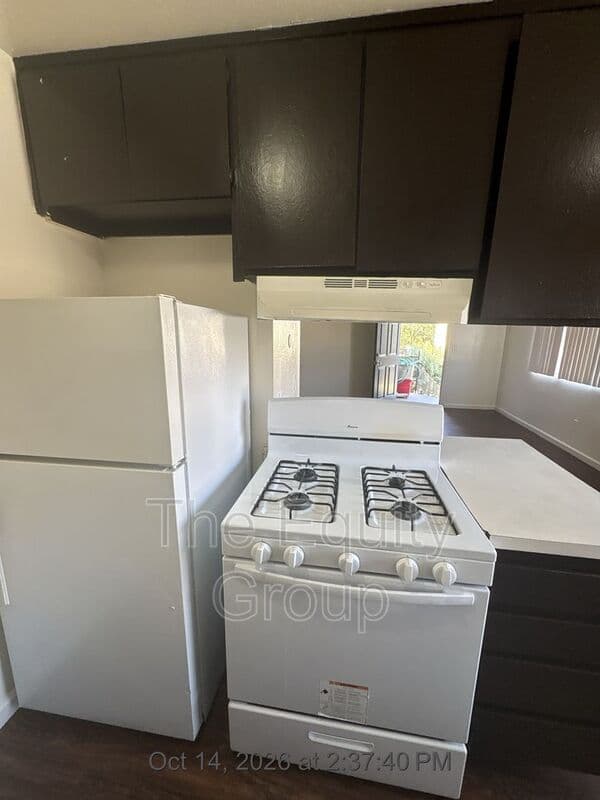 Visalia Condo: 615 S Demaree St