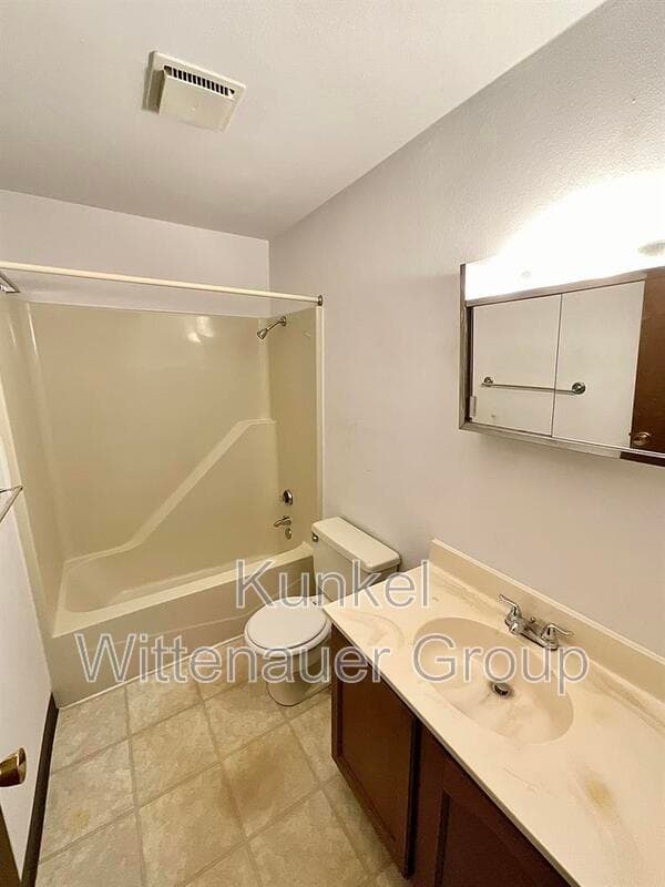 O'Fallon Condo: 445-7 Ponderosa Ave