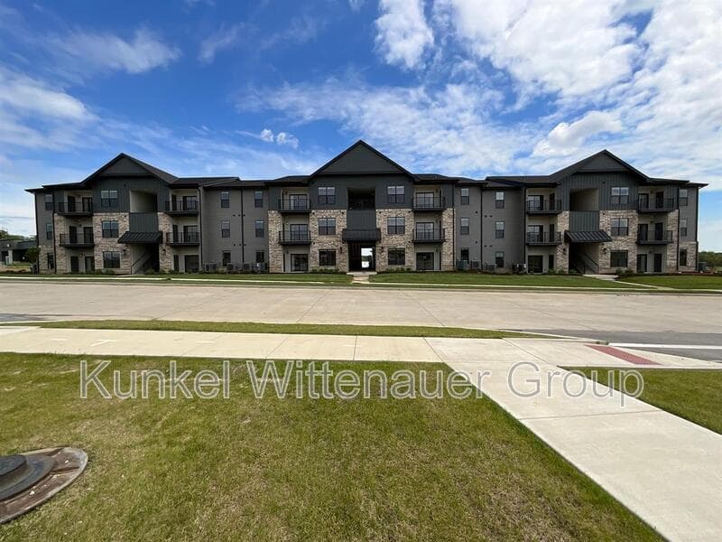 Glen Carbon Condo: 94 Magnolia Drive