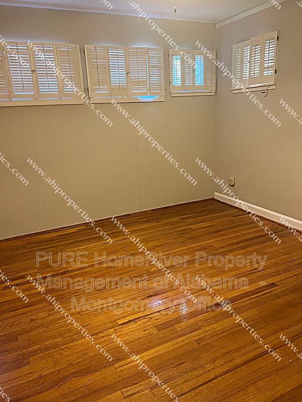 Montgomery House: 4260 Camellia Drive
