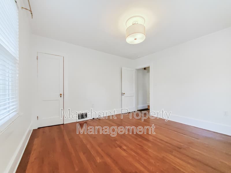 Greenville House: 111 W. Hillcrest Drive