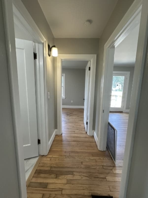 Cedar Rapids House: 612 13th St NW