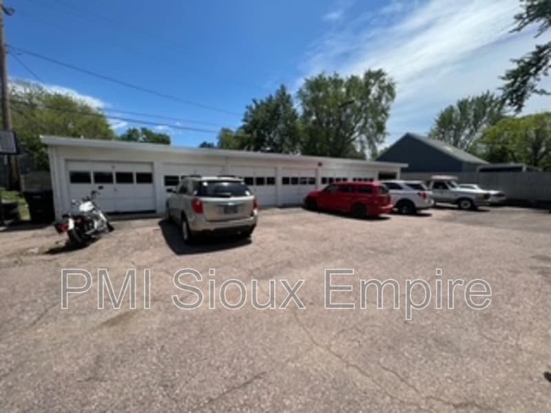 Sioux Falls Condo: 440 S. Western