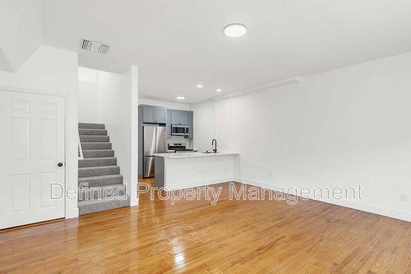Los Angeles Condo: 1827 Wilcox Avenue Los Angeles, CA 90028