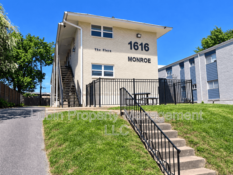 Memphis Condo: 1616 Monroe Ave