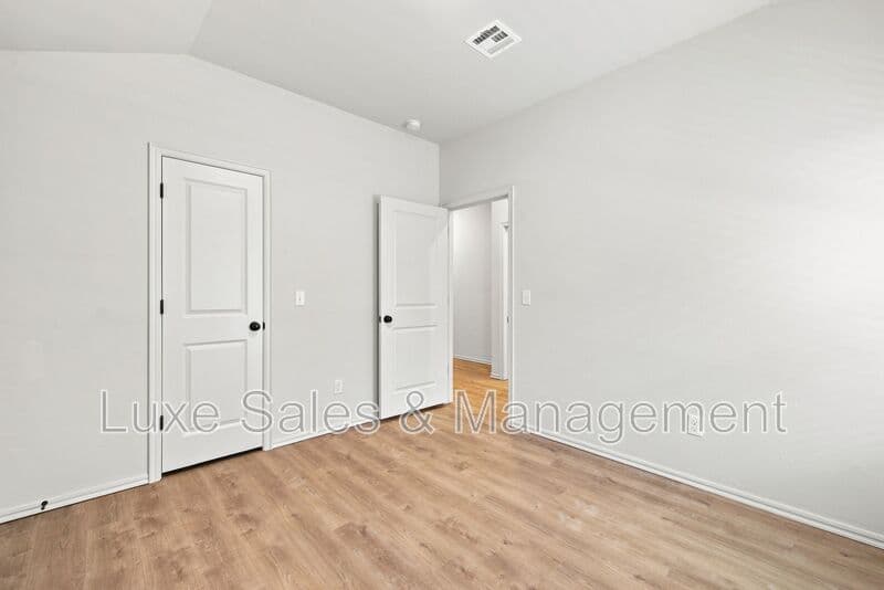 Okahoma City House: 8012 NW 110th Dr.