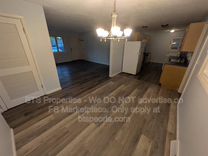 Peoria House: 2624 N Renwood Ave