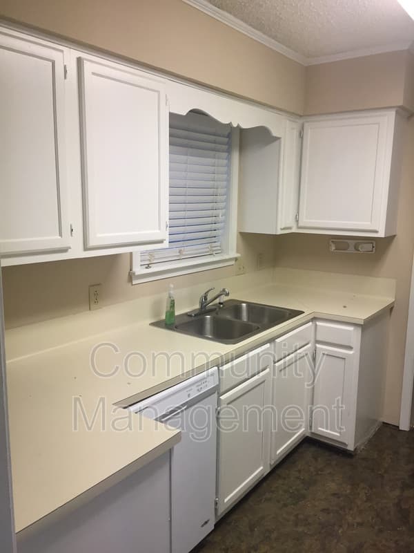 Baton Rouge Townhome: 1540 Sharlo Ave