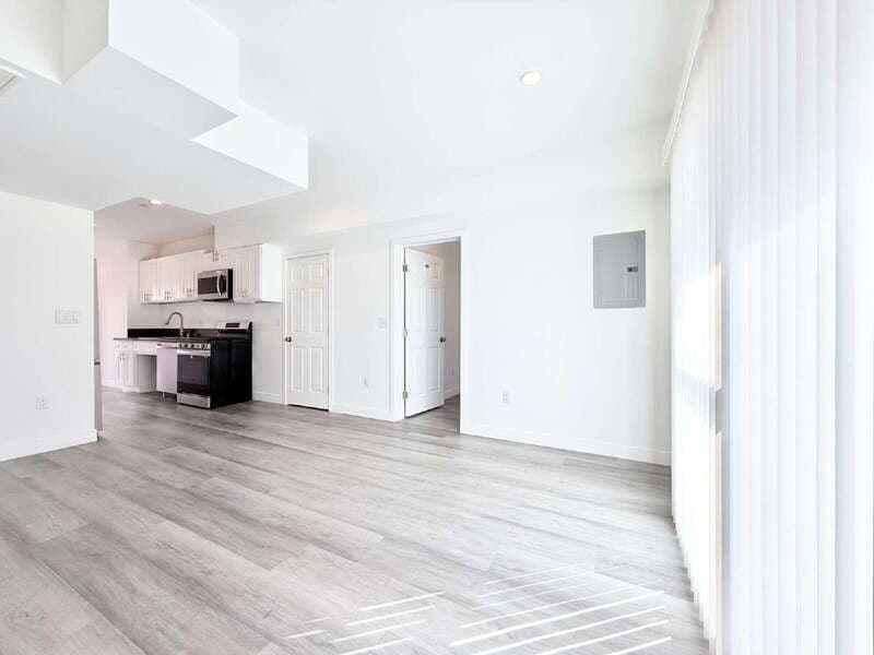 Los Angeles Condo: 1258 Leighton Avenue