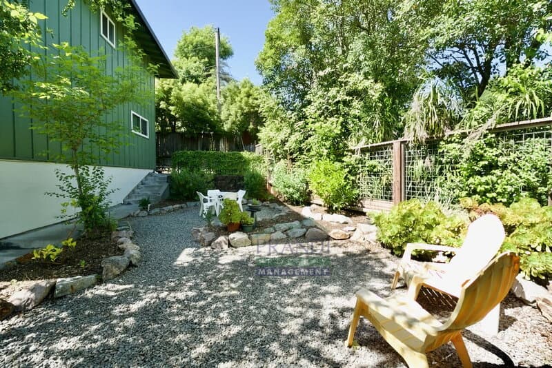 San Anselmo Condo: 1562 Sir Francis Drake Blvd