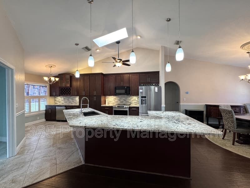 Spring Hill House: 6153 Mountain Way Avenue