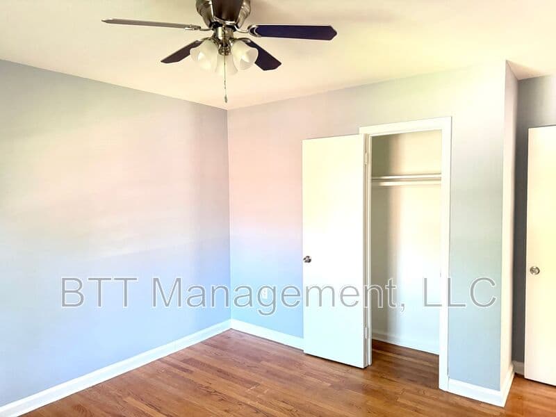 Brentwood Condo: 4013 38th St