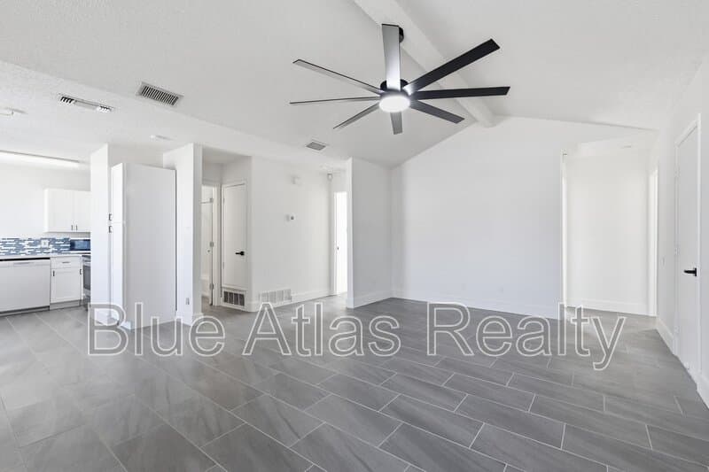 Fort Worth House: 7124 Wagonwheel Road