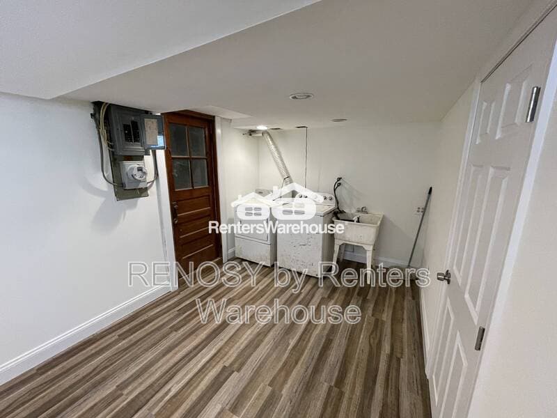 Essex House: 128 Wiltshire rd