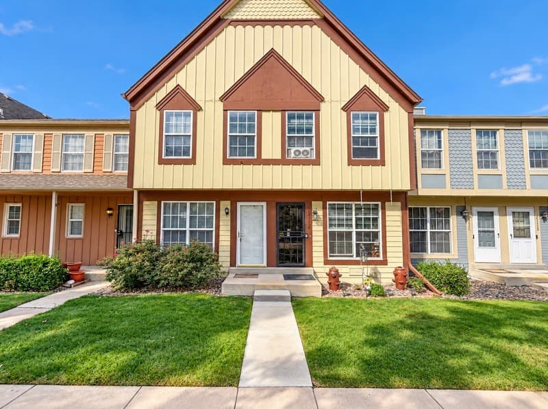 Aurora Townhome: 14242 E. Hawaii Cir