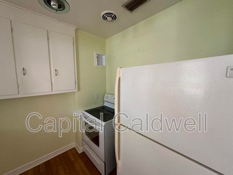 Clearwater House: 18 N Meteor Ave