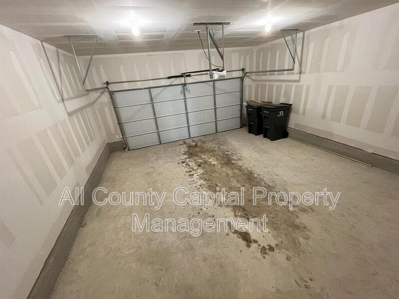 Maxwell House: 215 Light Timber Rd