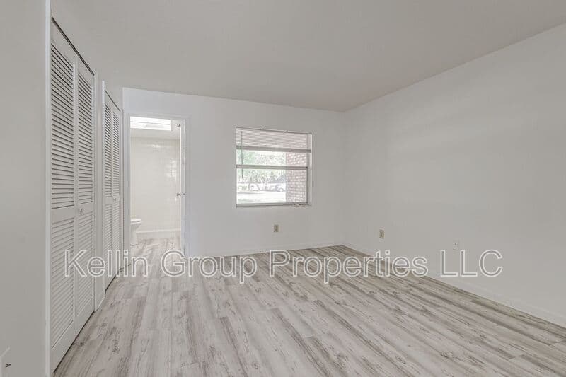 Brandon Condo: 401 Big Cedar Way