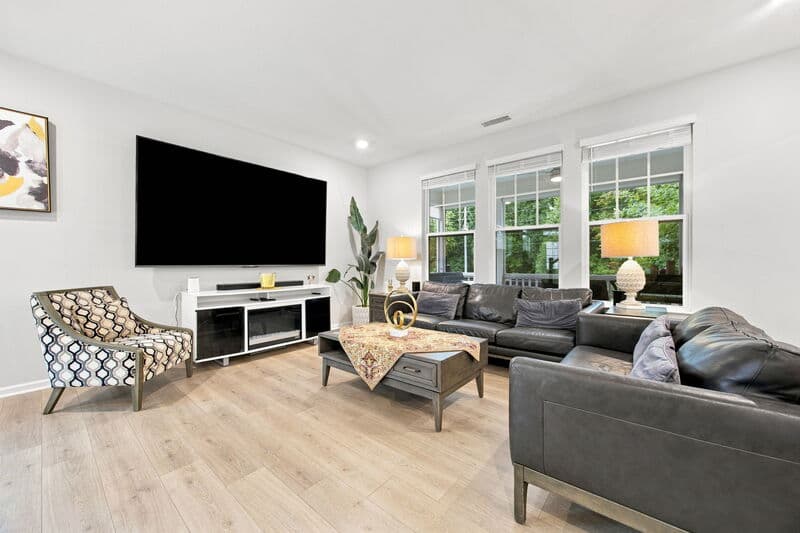 Raleigh House: 7701 Litcham Drive
