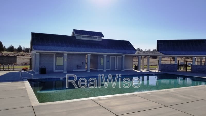 Redmond House: 4332 Southwest Canal Blvd