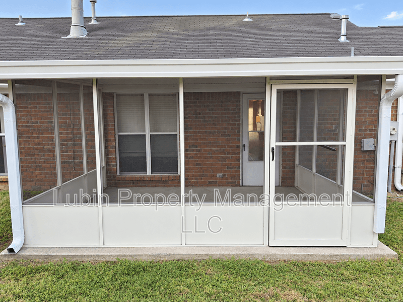 Olive Branch House: 10331 Oak Leaf Drive