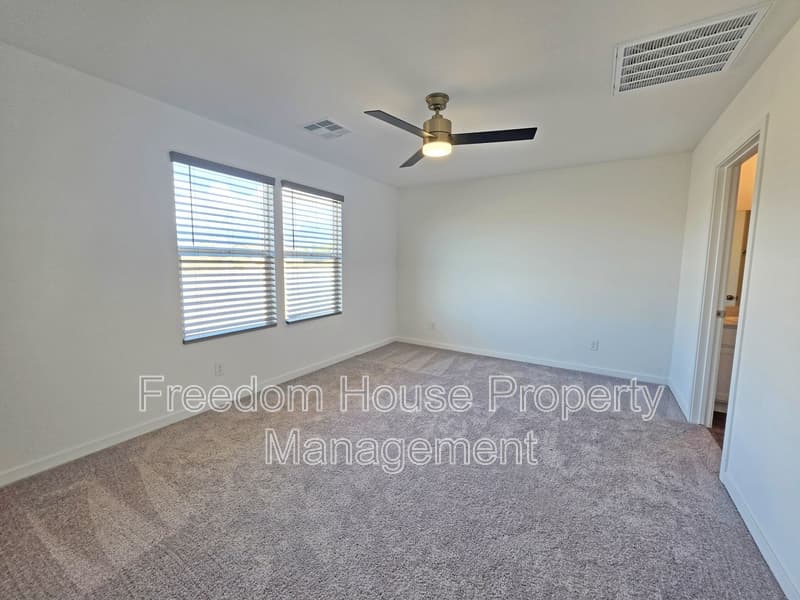 Pahrump House: 766 Makenna Rain Drive