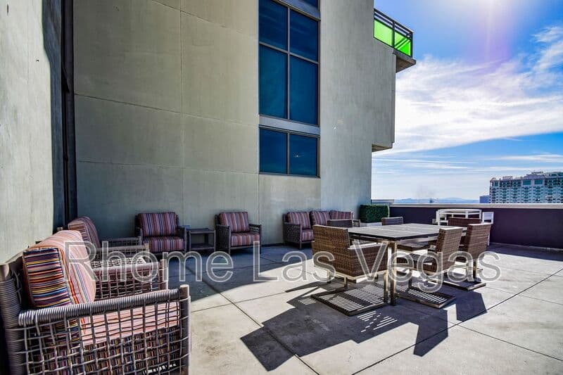 Las Vegas Condo: 353 E Bonneville Ave