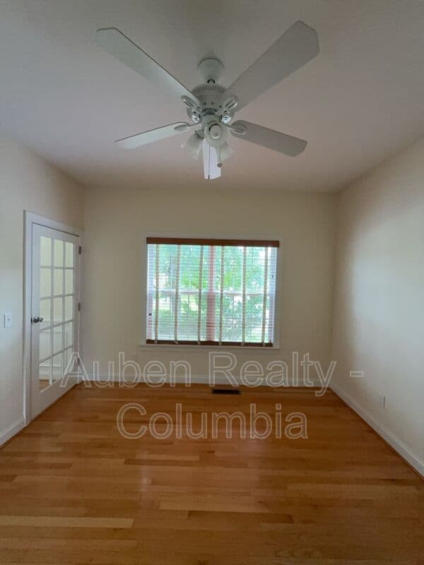 Lexington House: 105 Ridge Top Rd