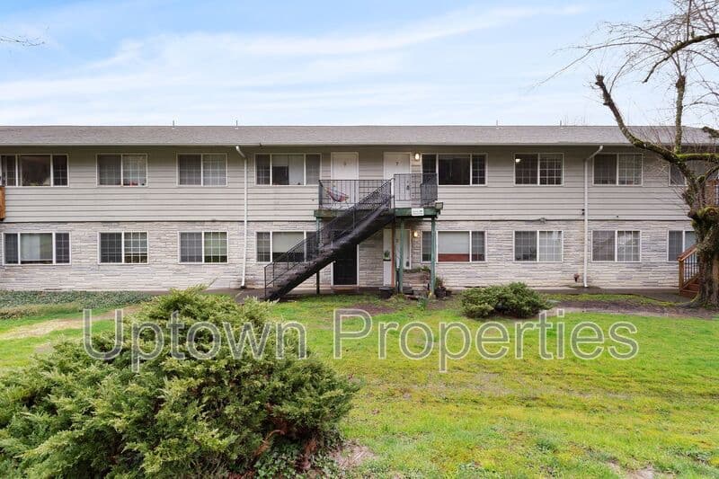 Portland House: 1515 SW CUSTER DR