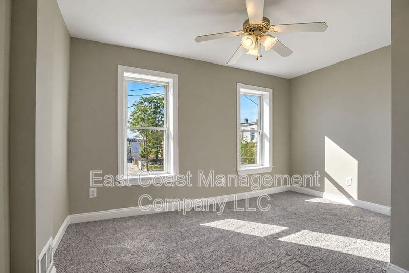 Baltimore House: 1120 N Lakewood Ave