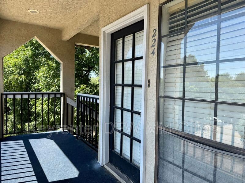 Dallas House: 4800 W Lovers Lane