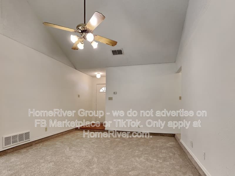 Arlington House: 816 Castleview Dr