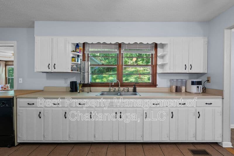 Soddy Daisy House: 9851 Millsaps St
