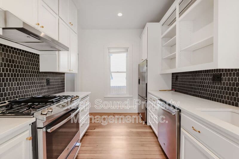 Portland House: 1912 NE 11th Ave