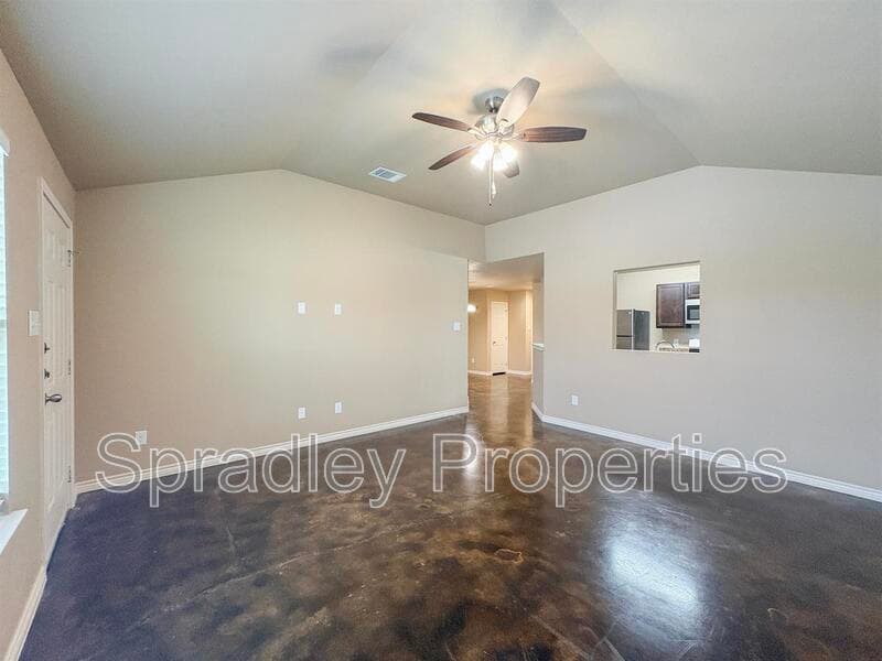 Belton Condo: 1035B Mason Dr