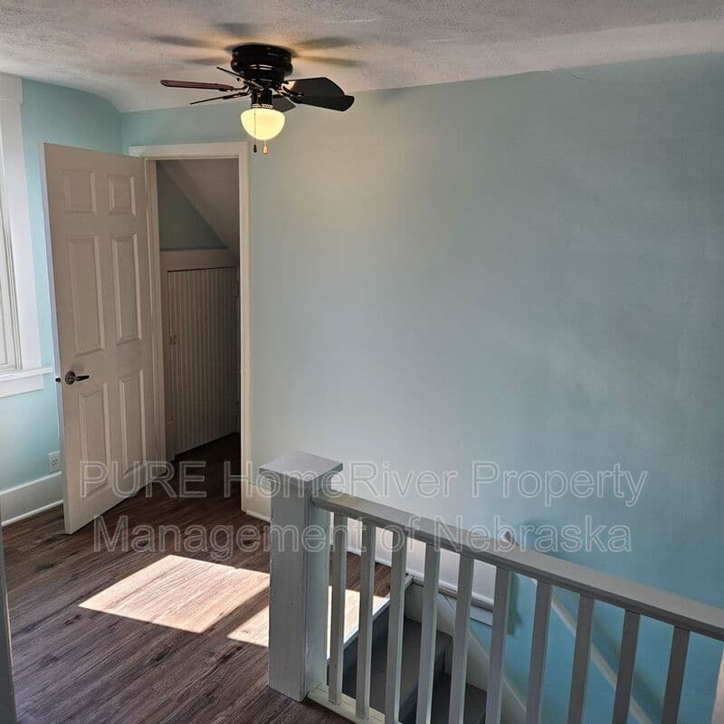 Omaha House: 3901 Curtis Ave