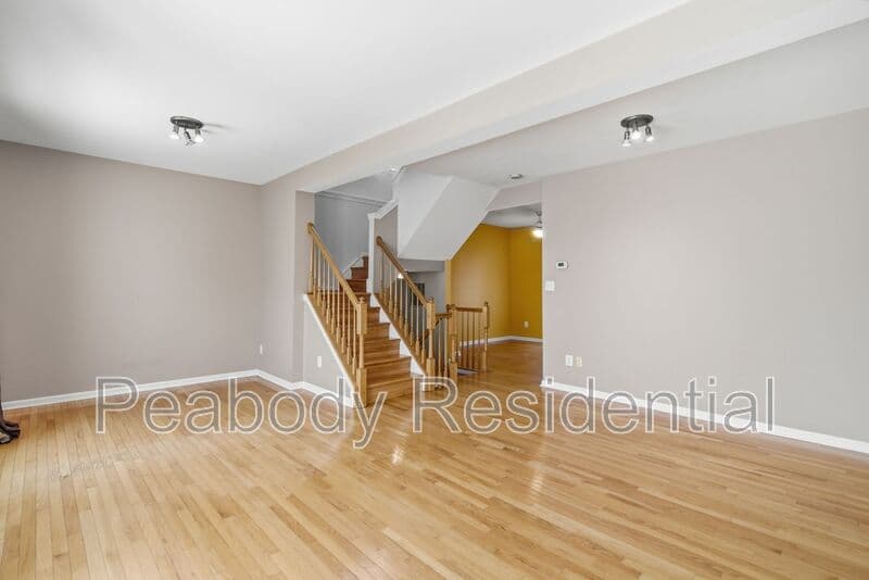 Sterling House: 46670 Cavendish Sq