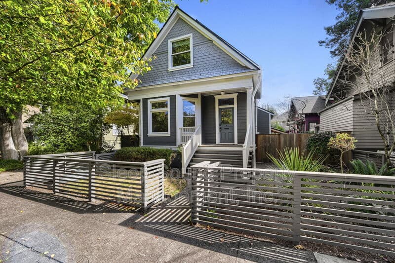 Portland House: 1912 NE 11th Ave