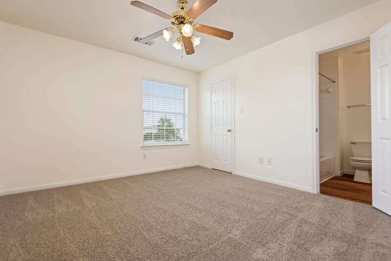Dickinson Townhome: 2102 St Lucia Calle