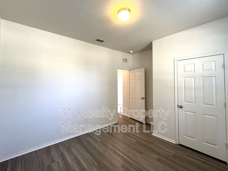 Fort Worth House: 2340 Senepol Way