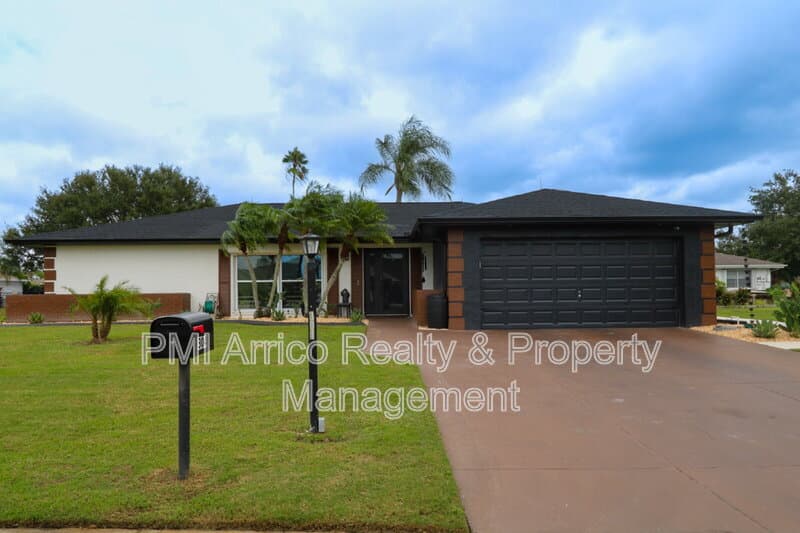 Sun City Center House: 304 Brockfield Drive